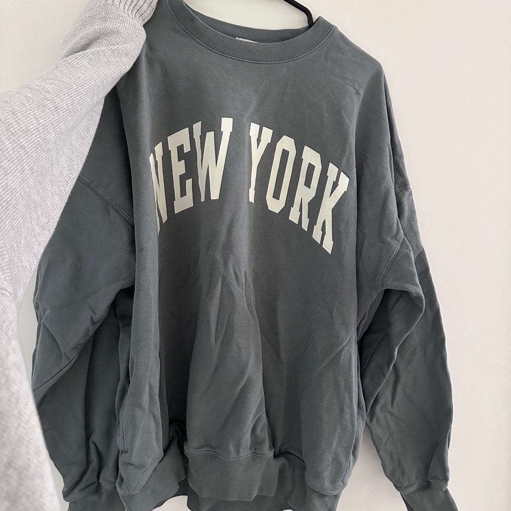 Gray Graphic Sweatshirt